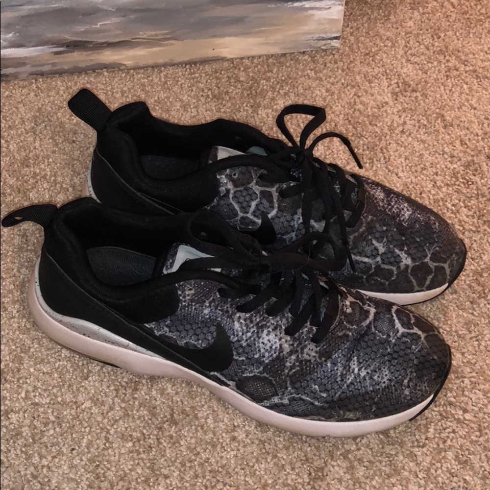 Nike AirMax Sirens women’s size 8